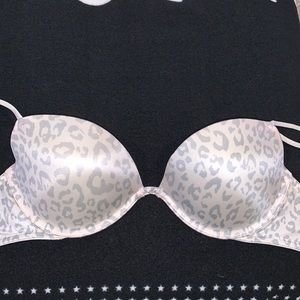 Pink Victoria’s Secret / 36C